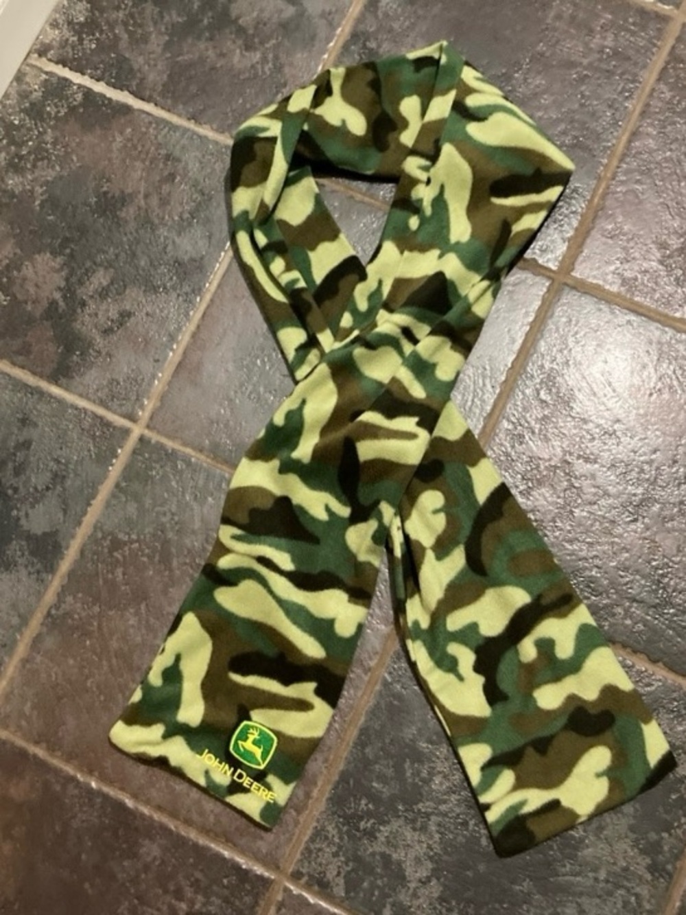 John Deere Kids Camo Fleece Scarf - Green Camo